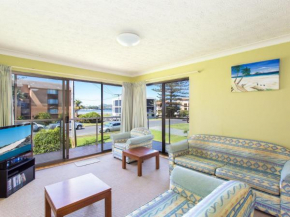 Champagne Court 1 with Water Views Tuncurry